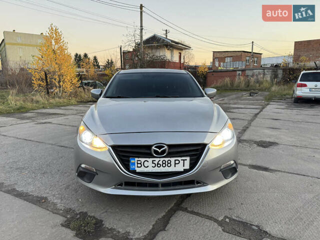 Бежевый Мазда 3, объемом двигателя 2 л и пробегом 200 тыс. км за 10000 $, фото 1 на Automoto.ua