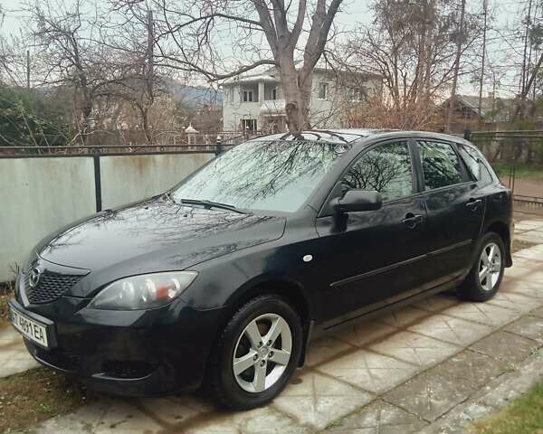 Черный Мазда 3, объемом двигателя 1.6 л и пробегом 145 тыс. км за 4500 $, фото 1 на Automoto.ua