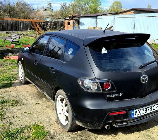 Черный Мазда 3, объемом двигателя 2 л и пробегом 312 тыс. км за 3700 $, фото 1 на Automoto.ua