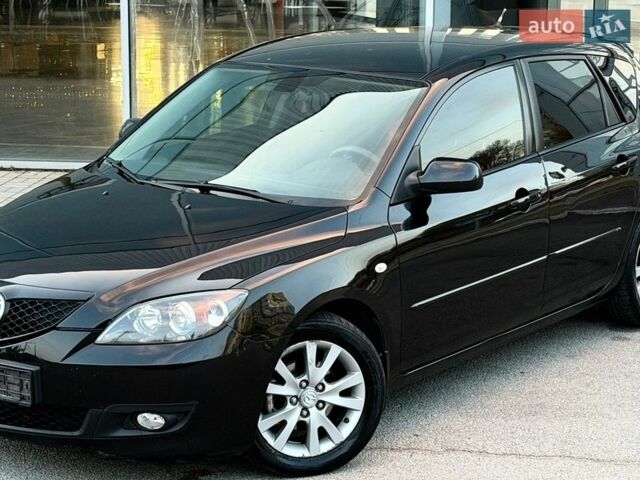 Черный Мазда 3, объемом двигателя 1.6 л и пробегом 197 тыс. км за 5700 $, фото 1 на Automoto.ua