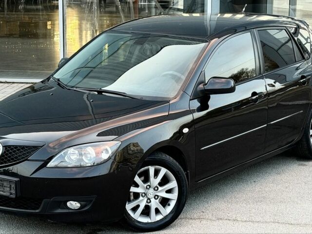 Черный Мазда 3, объемом двигателя 1.6 л и пробегом 197 тыс. км за 5700 $, фото 1 на Automoto.ua