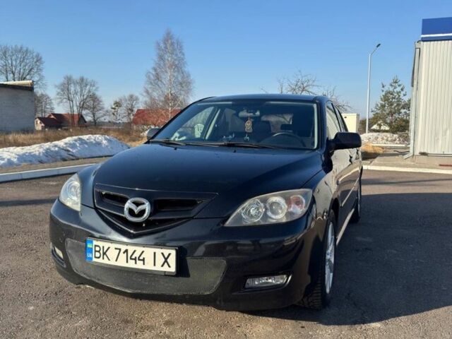 Черный Мазда 3, объемом двигателя 2 л и пробегом 279 тыс. км за 4700 $, фото 1 на Automoto.ua