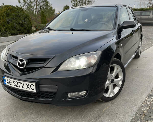 Черный Мазда 3, объемом двигателя 2 л и пробегом 220 тыс. км за 6000 $, фото 1 на Automoto.ua