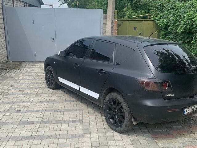 Чорний Мазда 3, об'ємом двигуна 1.6 л та пробігом 304 тис. км за 5500 $, фото 1 на Automoto.ua