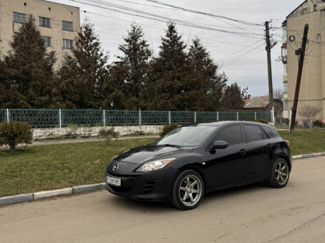 Черный Мазда 3, объемом двигателя 2.18 л и пробегом 250 тыс. км за 4600 $, фото 1 на Automoto.ua