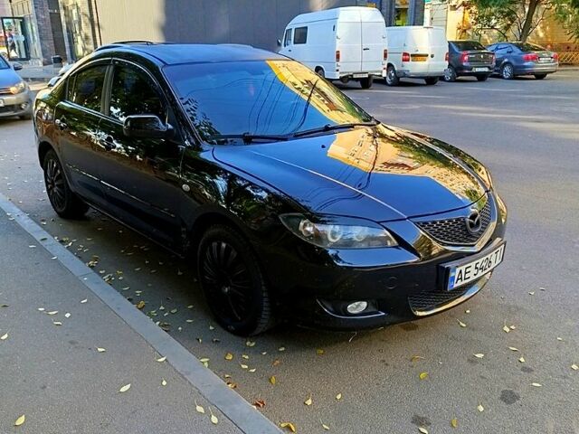 Черный Мазда 3, объемом двигателя 2 л и пробегом 281 тыс. км за 3250 $, фото 1 на Automoto.ua