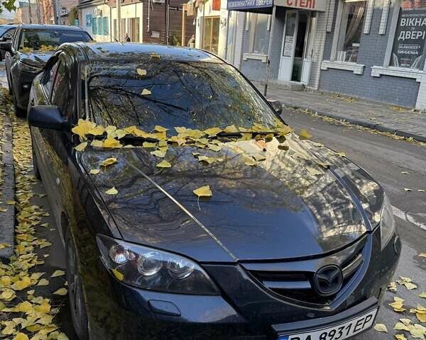 Черный Мазда 3, объемом двигателя 2 л и пробегом 218 тыс. км за 4000 $, фото 1 на Automoto.ua