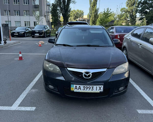 Черный Мазда 3, объемом двигателя 1.6 л и пробегом 350 тыс. км за 4700 $, фото 1 на Automoto.ua