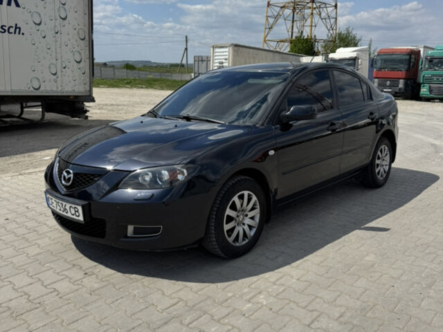 Черный Мазда 3, объемом двигателя 1.6 л и пробегом 268 тыс. км за 4400 $, фото 1 на Automoto.ua