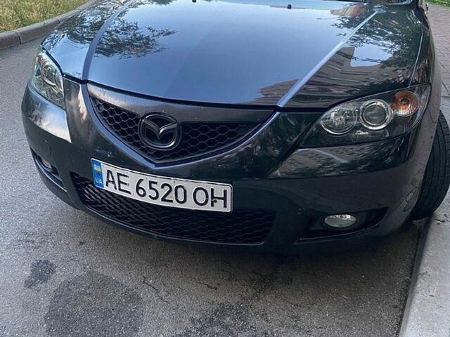 Черный Мазда 3, объемом двигателя 1.6 л и пробегом 305 тыс. км за 4000 $, фото 1 на Automoto.ua