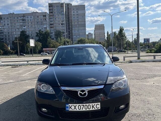 Черный Мазда 3, объемом двигателя 1.6 л и пробегом 185 тыс. км за 6000 $, фото 1 на Automoto.ua