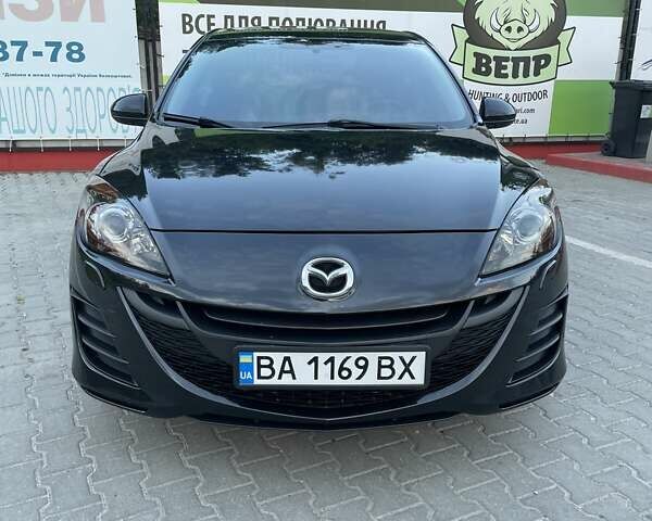 Черный Мазда 3, объемом двигателя 1.6 л и пробегом 138 тыс. км за 7900 $, фото 1 на Automoto.ua