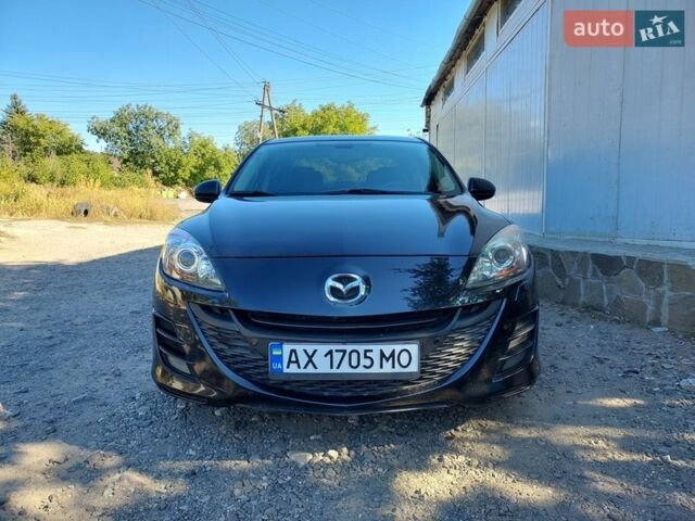 Черный Мазда 3, объемом двигателя 1.6 л и пробегом 209 тыс. км за 6800 $, фото 1 на Automoto.ua