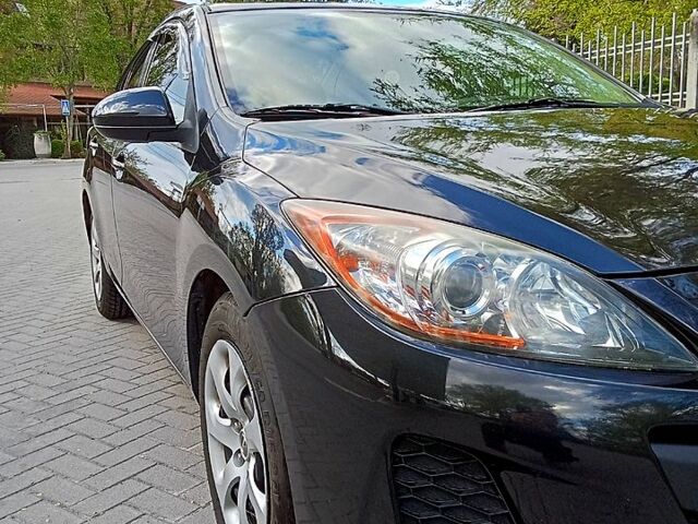 Чорний Мазда 3, об'ємом двигуна 2 л та пробігом 150 тис. км за 7500 $, фото 1 на Automoto.ua