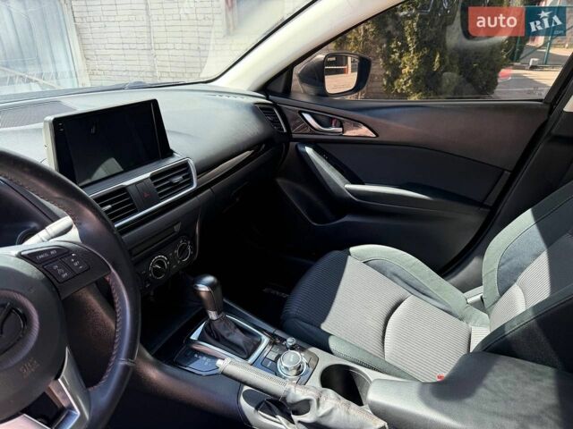 Черный Мазда 3, объемом двигателя 2 л и пробегом 250 тыс. км за 9300 $, фото 1 на Automoto.ua