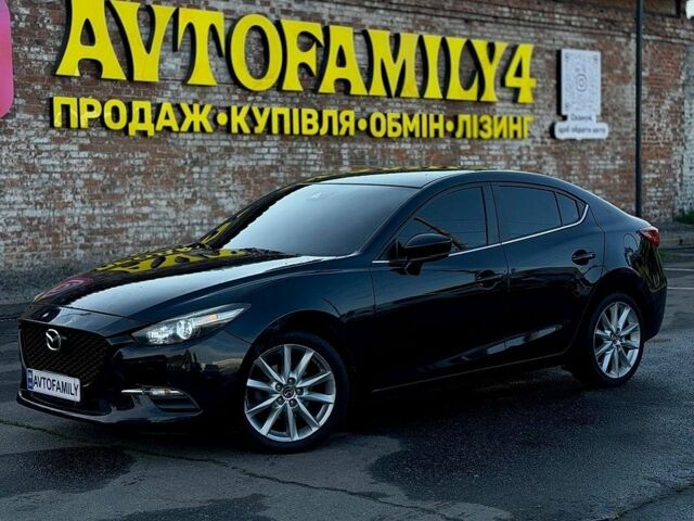 Черный Мазда 3, объемом двигателя 2 л и пробегом 155 тыс. км за 11499 $, фото 1 на Automoto.ua