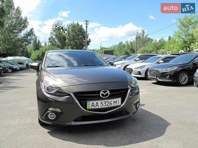 Коричневий Мазда 3, об'ємом двигуна 1.5 л та пробігом 150 тис. км за 11200 $, фото 1 на Automoto.ua