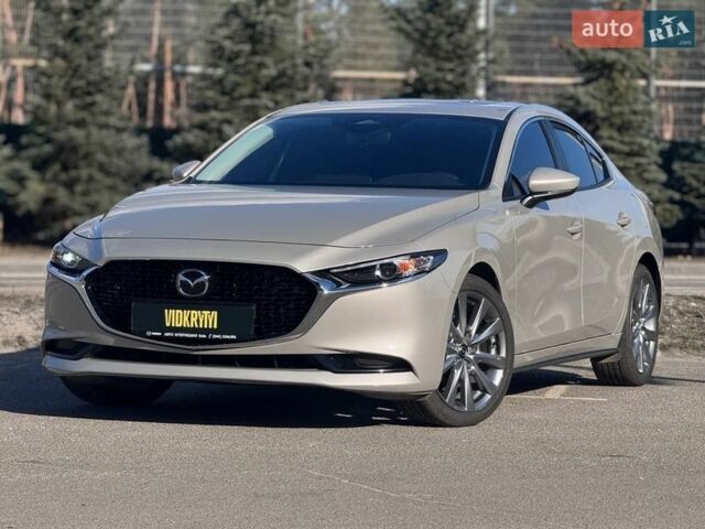 Коричневый Мазда 3, объемом двигателя 2.49 л и пробегом 14 тыс. км за 20650 $, фото 1 на Automoto.ua