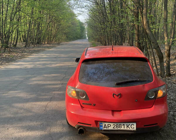 Красный Мазда 3, объемом двигателя 2 л и пробегом 380 тыс. км за 4500 $, фото 1 на Automoto.ua