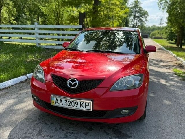 Красный Мазда 3, объемом двигателя 1.6 л и пробегом 300 тыс. км за 5000 $, фото 1 на Automoto.ua