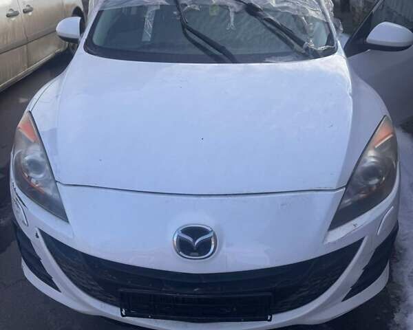 Красный Мазда 3, объемом двигателя 1.6 л и пробегом 132 тыс. км за 2600 $, фото 1 на Automoto.ua