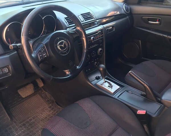 Красный Мазда 3, объемом двигателя 1.6 л и пробегом 193 тыс. км за 5000 $, фото 1 на Automoto.ua