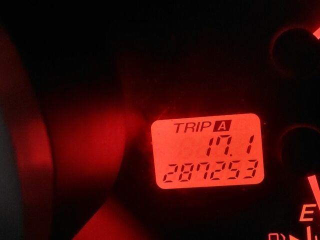 Красный Мазда 3, объемом двигателя 0 л и пробегом 286 тыс. км за 5000 $, фото 1 на Automoto.ua