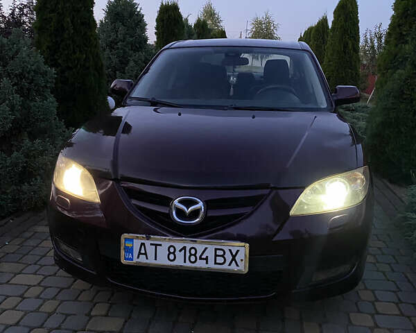 Красный Мазда 3, объемом двигателя 2 л и пробегом 283 тыс. км за 3800 $, фото 1 на Automoto.ua