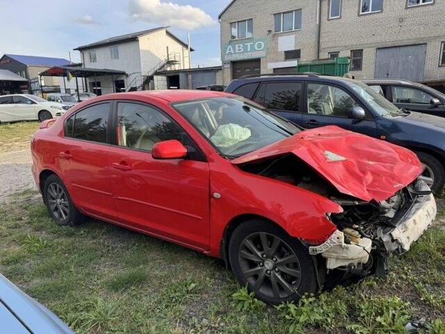 Красный Мазда 3, объемом двигателя 2 л и пробегом 295 тыс. км за 3000 $, фото 1 на Automoto.ua