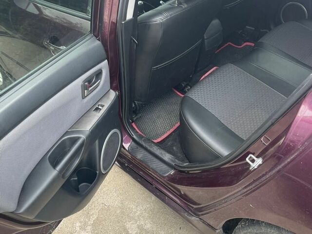 Червоний Мазда 3, об'ємом двигуна 2 л та пробігом 343 тис. км за 5200 $, фото 1 на Automoto.ua