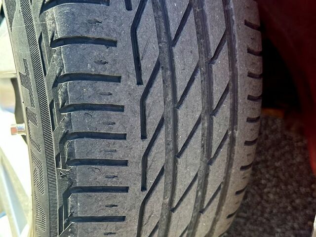 Красный Мазда 3, объемом двигателя 1.6 л и пробегом 203 тыс. км за 5000 $, фото 1 на Automoto.ua