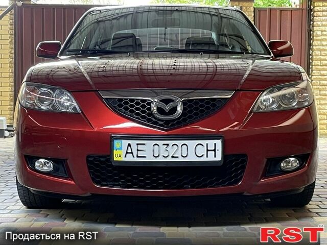 Красный Мазда 3, объемом двигателя 1.6 л и пробегом 165 тыс. км за 7500 $, фото 1 на Automoto.ua