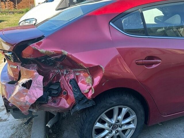 Червоний Мазда 3, об'ємом двигуна 2 л та пробігом 151 тис. км за 4500 $, фото 1 на Automoto.ua