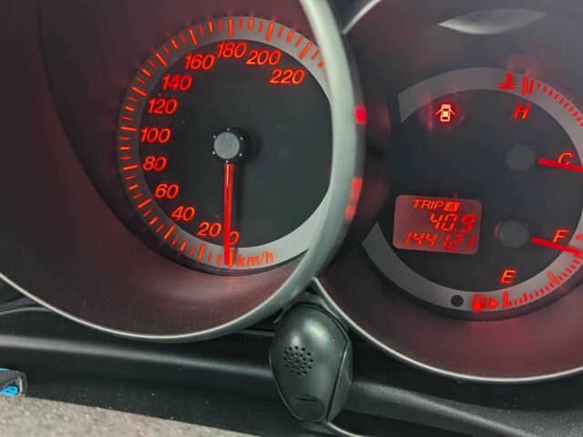 Сірий Мазда 3, об'ємом двигуна 2 л та пробігом 145 тис. км за 3999 $, фото 1 на Automoto.ua