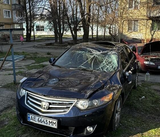 Сірий Мазда 3, об'ємом двигуна 1.6 л та пробігом 320 тис. км за 3317 $, фото 1 на Automoto.ua