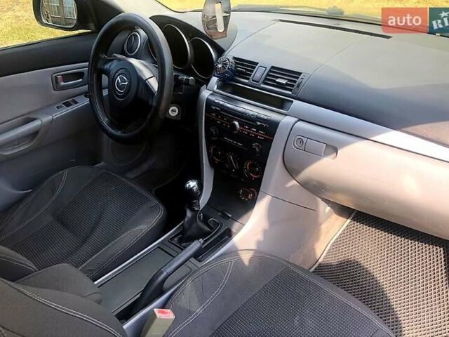 Сірий Мазда 3, об'ємом двигуна 1.6 л та пробігом 350 тис. км за 4300 $, фото 1 на Automoto.ua