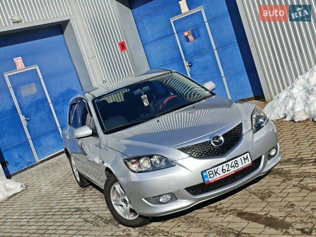 Серый Мазда 3, объемом двигателя 1.6 л и пробегом 196 тыс. км за 4500 $, фото 1 на Automoto.ua