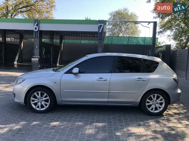 Сірий Мазда 3, об'ємом двигуна 1.6 л та пробігом 320 тис. км за 4500 $, фото 1 на Automoto.ua