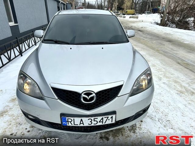 Сірий Мазда 3, об'ємом двигуна 1.6 л та пробігом 28000 тис. км за 1550 $, фото 1 на Automoto.ua