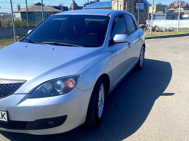 Серый Мазда 3, объемом двигателя 1.6 л и пробегом 293 тыс. км за 4800 $, фото 1 на Automoto.ua