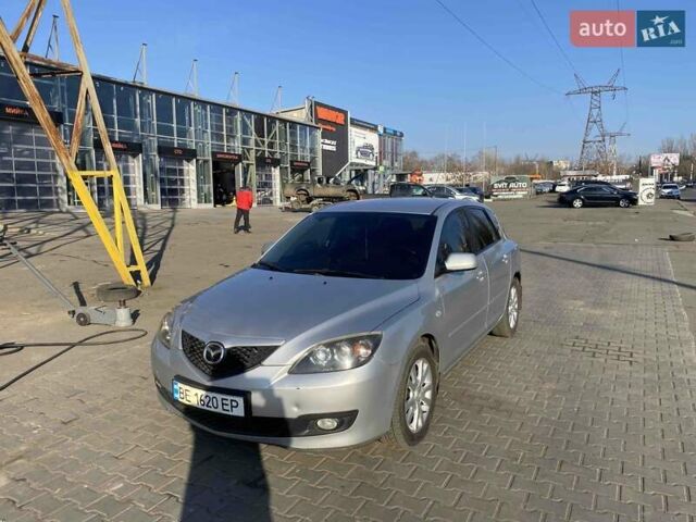 Серый Мазда 3, объемом двигателя 2 л и пробегом 301 тыс. км за 5400 $, фото 1 на Automoto.ua