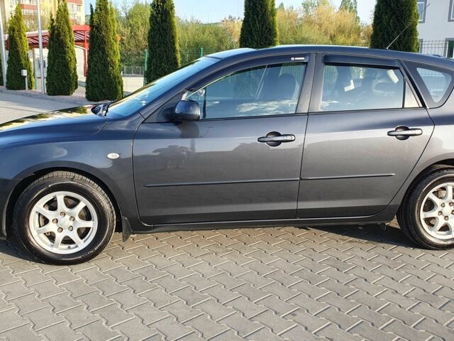 Сірий Мазда 3, об'ємом двигуна 1.6 л та пробігом 200 тис. км за 5200 $, фото 1 на Automoto.ua