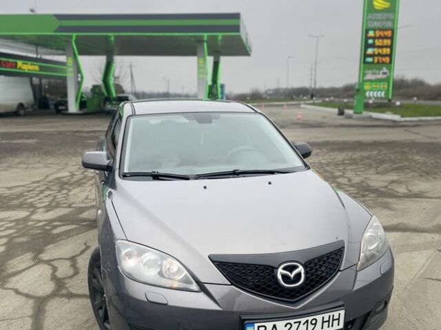 Серый Мазда 3, объемом двигателя 1.6 л и пробегом 300 тыс. км за 5000 $, фото 1 на Automoto.ua