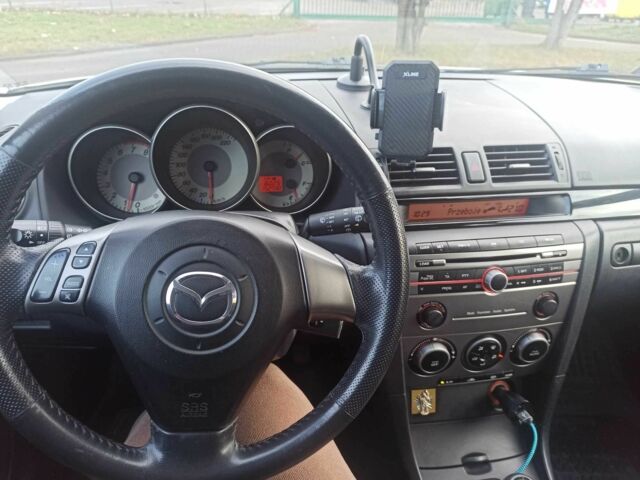 Серый Мазда 3, объемом двигателя 1.6 л и пробегом 152 тыс. км за 2500 $, фото 1 на Automoto.ua