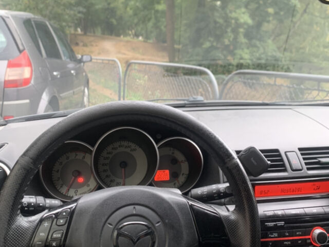 Сірий Мазда 3, об'ємом двигуна 1.6 л та пробігом 194 тис. км за 5500 $, фото 1 на Automoto.ua
