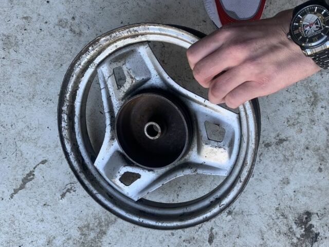 Сірий Мазда 3, об'ємом двигуна 1.56 л та пробігом 265 тис. км за 5800 $, фото 1 на Automoto.ua
