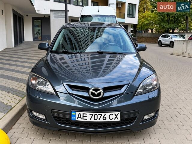 Серый Мазда 3, объемом двигателя 1.56 л и пробегом 237 тыс. км за 5900 $, фото 1 на Automoto.ua