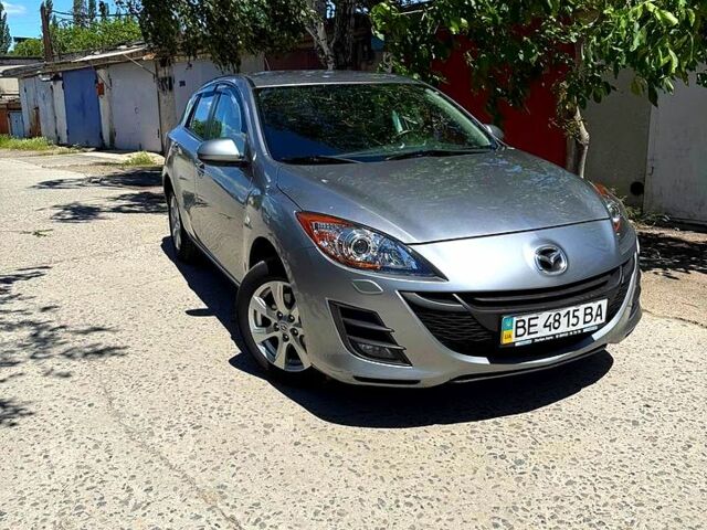 Серый Мазда 3, объемом двигателя 1.6 л и пробегом 63 тыс. км за 9500 $, фото 1 на Automoto.ua