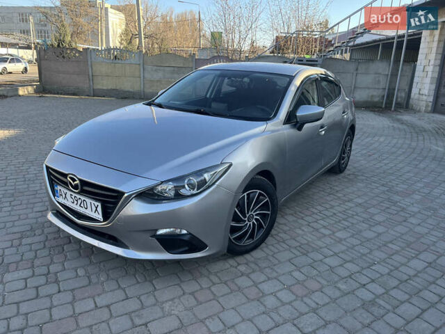 Серый Мазда 3, объемом двигателя 2 л и пробегом 157 тыс. км за 8950 $, фото 1 на Automoto.ua