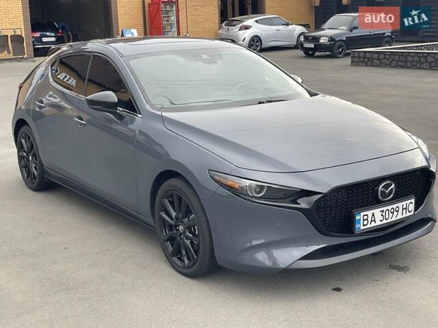 Серый Мазда 3, объемом двигателя 2.5 л и пробегом 9 тыс. км за 20100 $, фото 1 на Automoto.ua